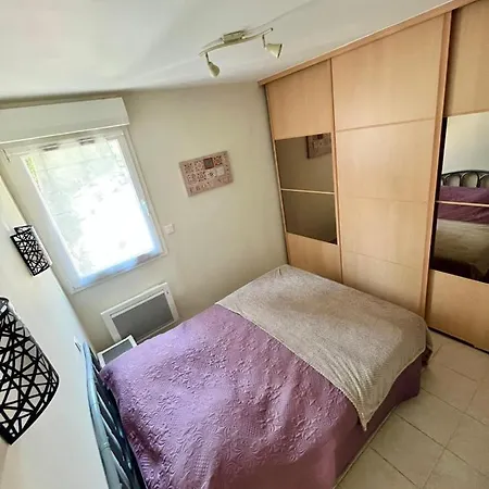 Les Coteaux De La Nartelle Apartment *